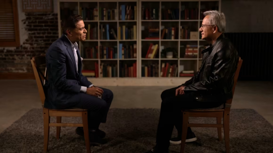 日升鑫 英伟达CEO黄仁勋：美国重振技术制造业的“再工业化”计划“完全正确”